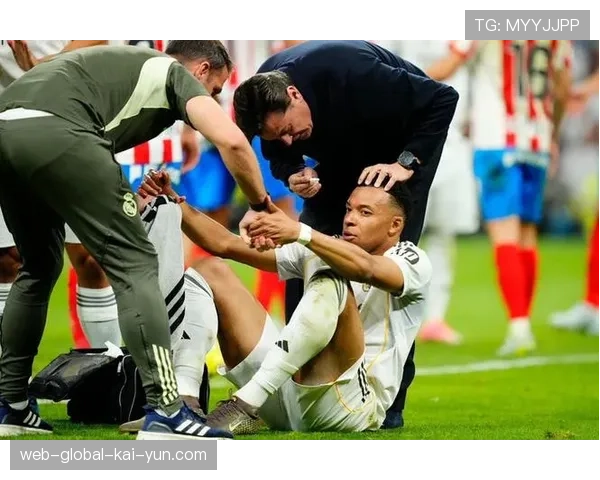 皇马防线轮转保护缺失，对阵赫罗纳暴露区域协防漏洞